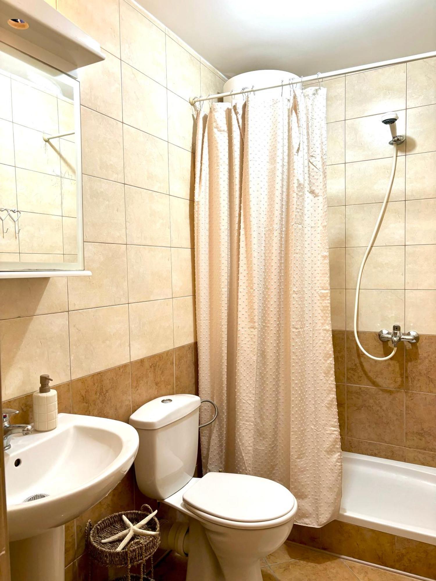 Apartment Tri Kiparisa Tivat Exterior photo